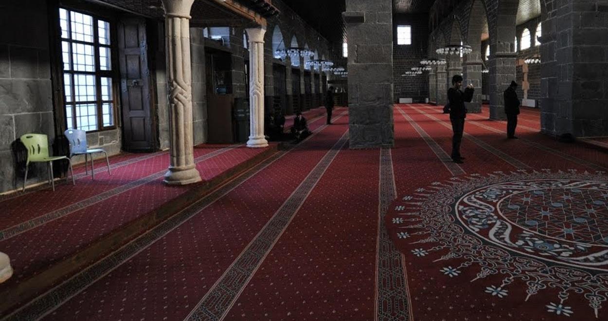 Birbirinden Farklı Seccade Modellerimizi Gördünüz mü? 1 Birbirinden Farklı Seccade Modellerimizi Gördünüz mü
