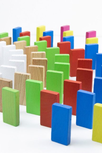 Ahsap-Domino-Taslari-100-Parca-Renkli-Egitici-Domino-Oyunu.jpg
